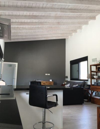 Casas eficientes y sostenibles construidas con módulos de entramado ligero de madera