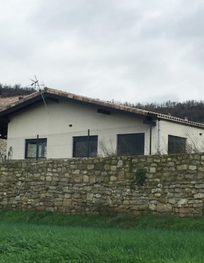 Casas eficientes y sostenibles construidas con módulos de entramado ligero de madera