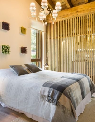 Casas eficientes y sostenibles construidas con módulos de entramado ligero de madera