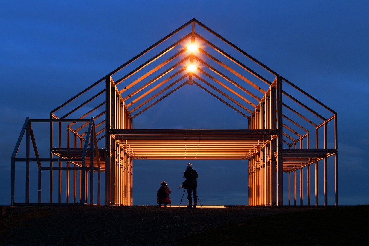 Casas eficientes y sostenibles construidas con módulos de entramado ligero de madera