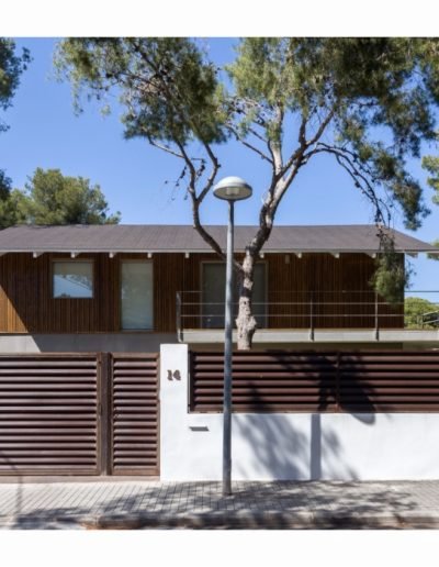 Casas eficientes y sostenibles construidas con módulos de entramado ligero de madera