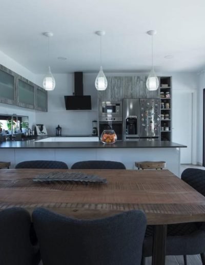 Casas eficientes y sostenibles construidas con módulos de entramado ligero de madera