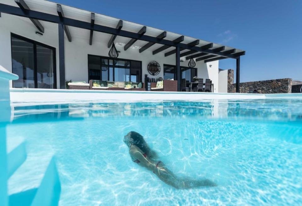 Casas eficientes y sostenibles construidas con módulos de entramado ligero de madera