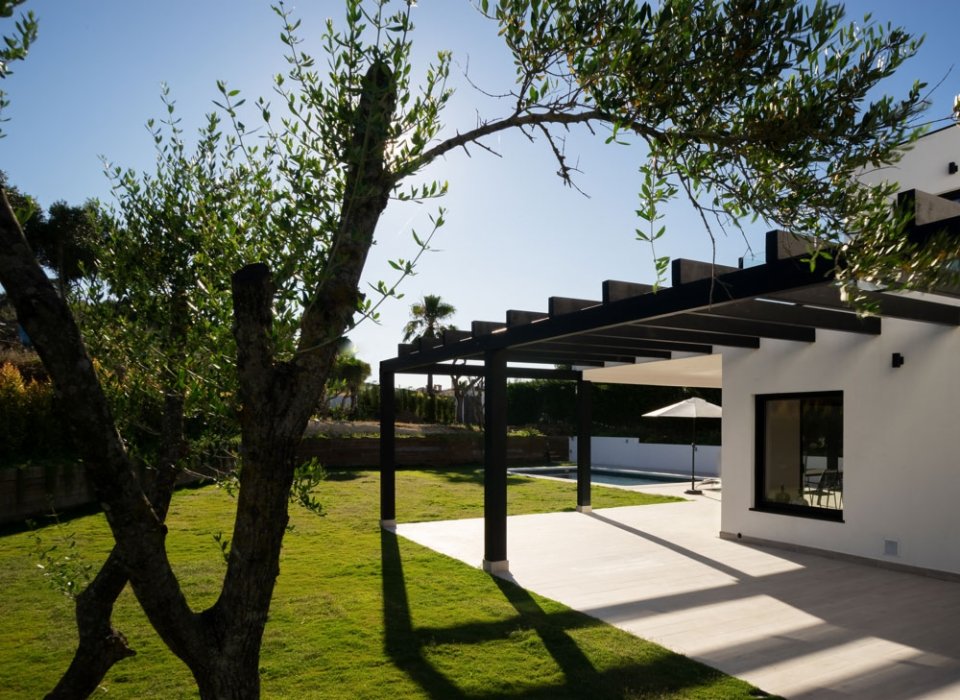 Casas eficientes y sostenibles construidas con módulos de entramado ligero de madera