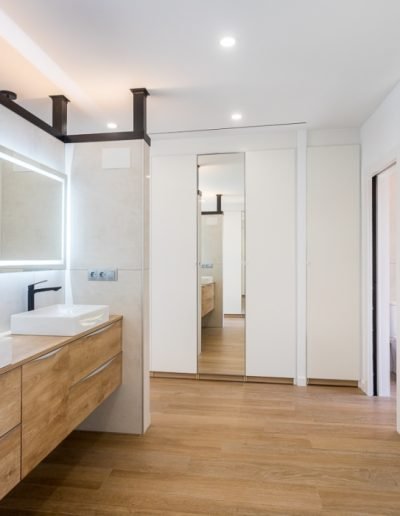 Casas eficientes y sostenibles construidas con módulos de entramado ligero de maderaCasas eficientes y sostenibles construidas con módulos de entramado ligero de madera